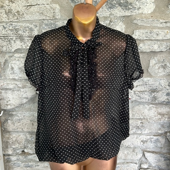 Sheer top with elastic waist - Picture 1 of 8